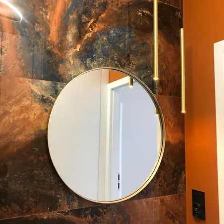 Angielska Grobla 139 *